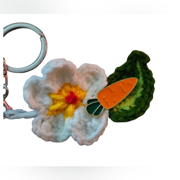 Handmade Keychain Crochet Flower Carrot  Enamel Pin White Zipper Pull Accessory - Picture 10 of 17